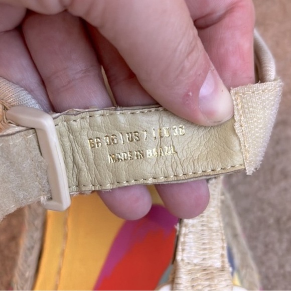 NWT Farm Rio Colorful Toucans Flatform Raffia Velcro Sandal, Size 7. - Picture 9 of 11